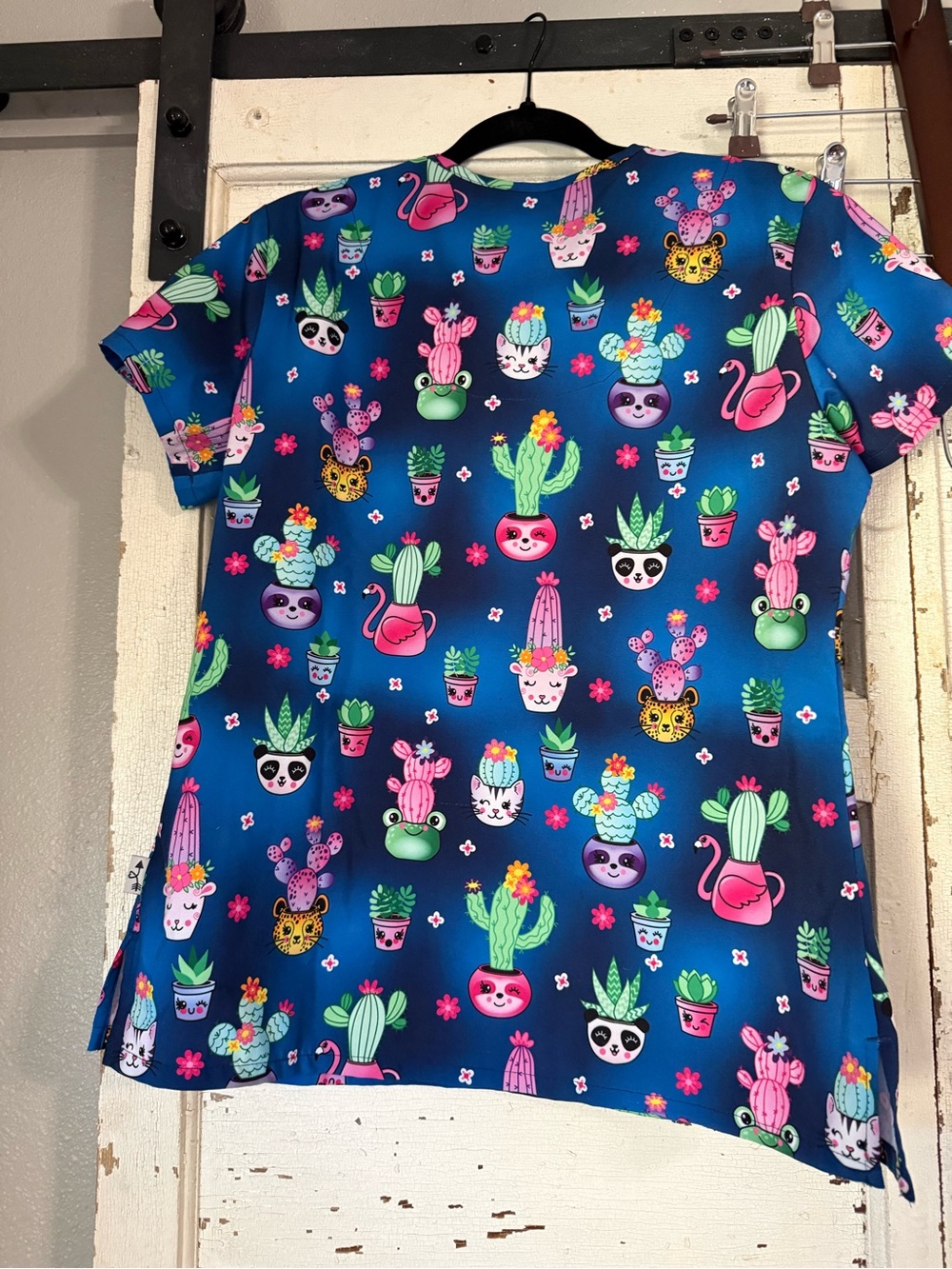 Ava Therese Navy Blue Cactus & Animal Print Scrub Top size medium - Picture 2 of 2